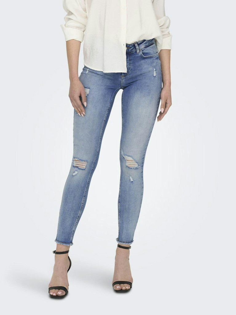 ONLY_FallWinter2023_light-blue-denim_15223417_3.jpg