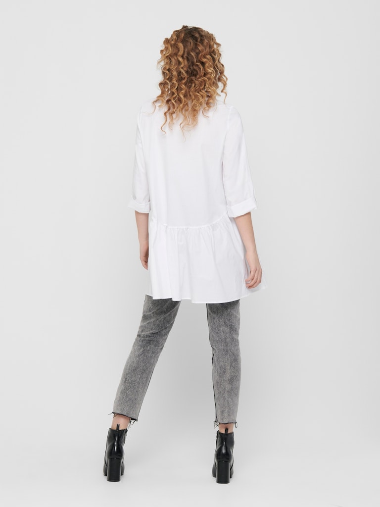 ONLY_SpringSummer2022_3339328_15198076_4.jpg