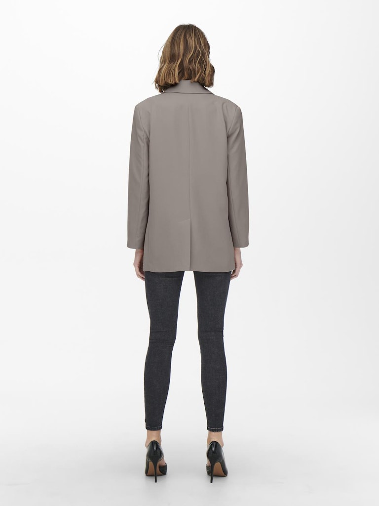 ONLY_FallWinter2021_3978389_15245698_4.jpg