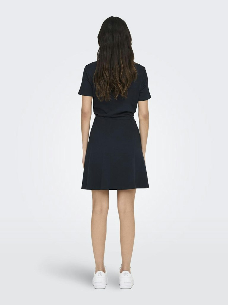 ONLY_SpringSummer2023_night-sky_15286935_4.jpg