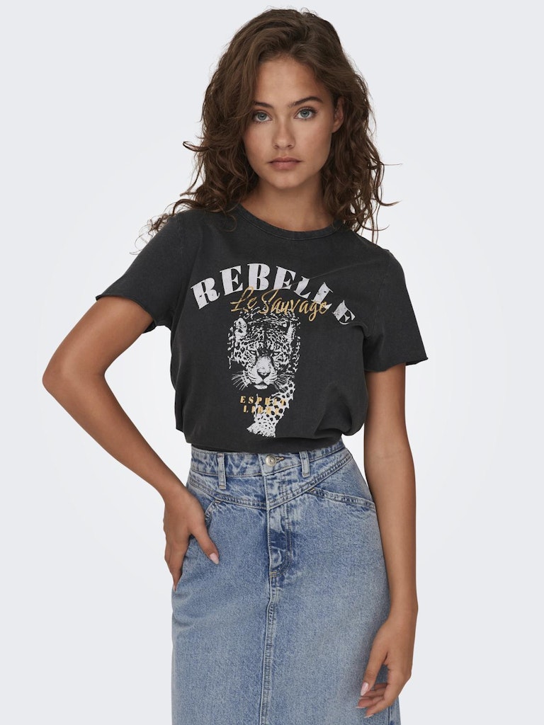 ONLY_SpringSummer2023_4355468_15215721_5.jpg