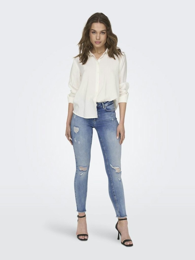 ONLY_FallWinter2023_light-blue-denim_15223417_5.jpg