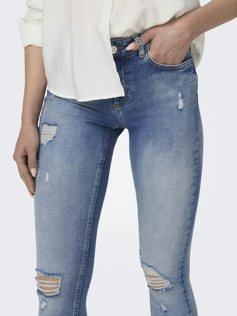 ONLY_FallWinter2023_light-blue-denim_15223417_6.jpg