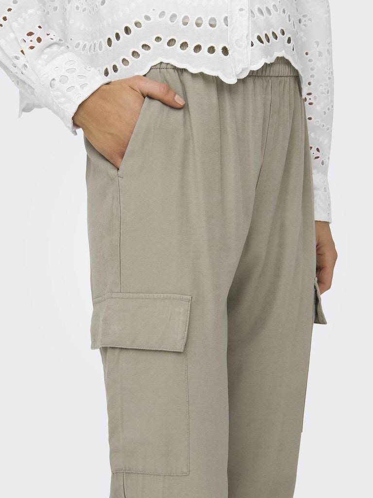 ONLY_FallWinter2023_pure-cashmere_15245364_6.jpg