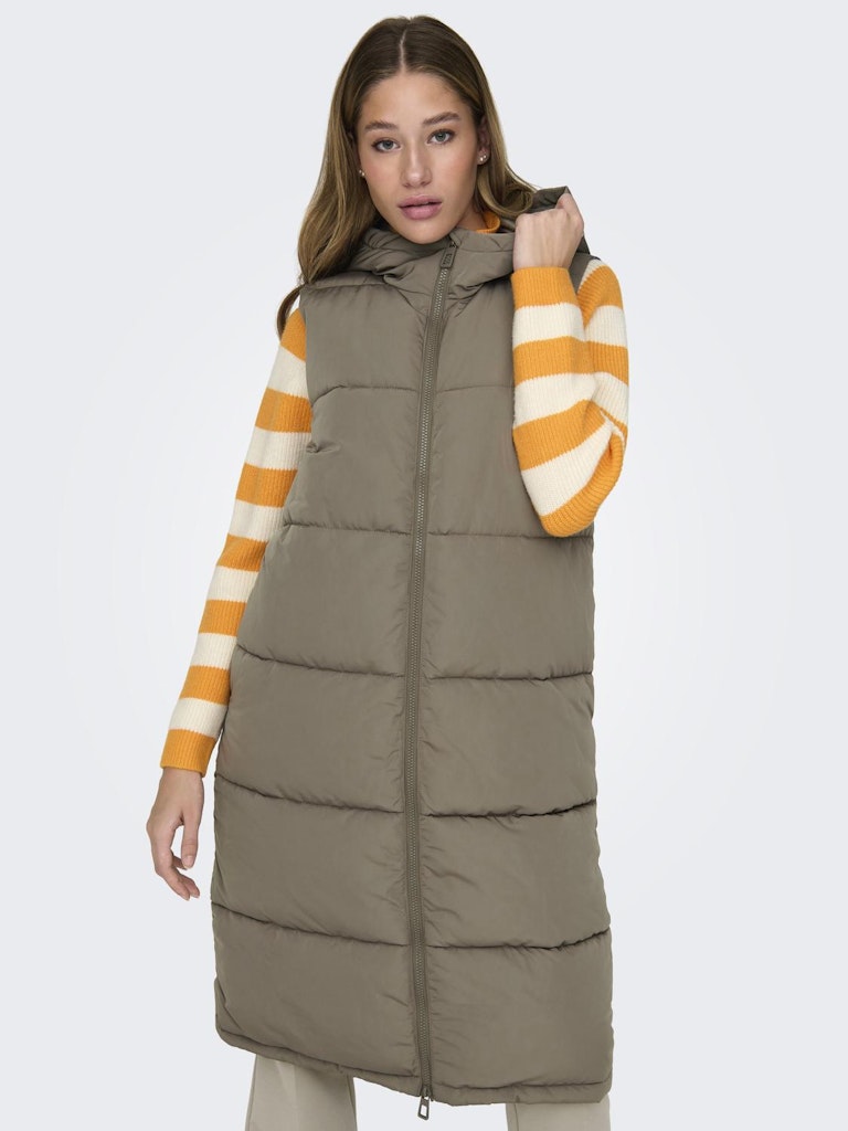 ONLY_FallWinter2023_4379453_15241995_7.jpg