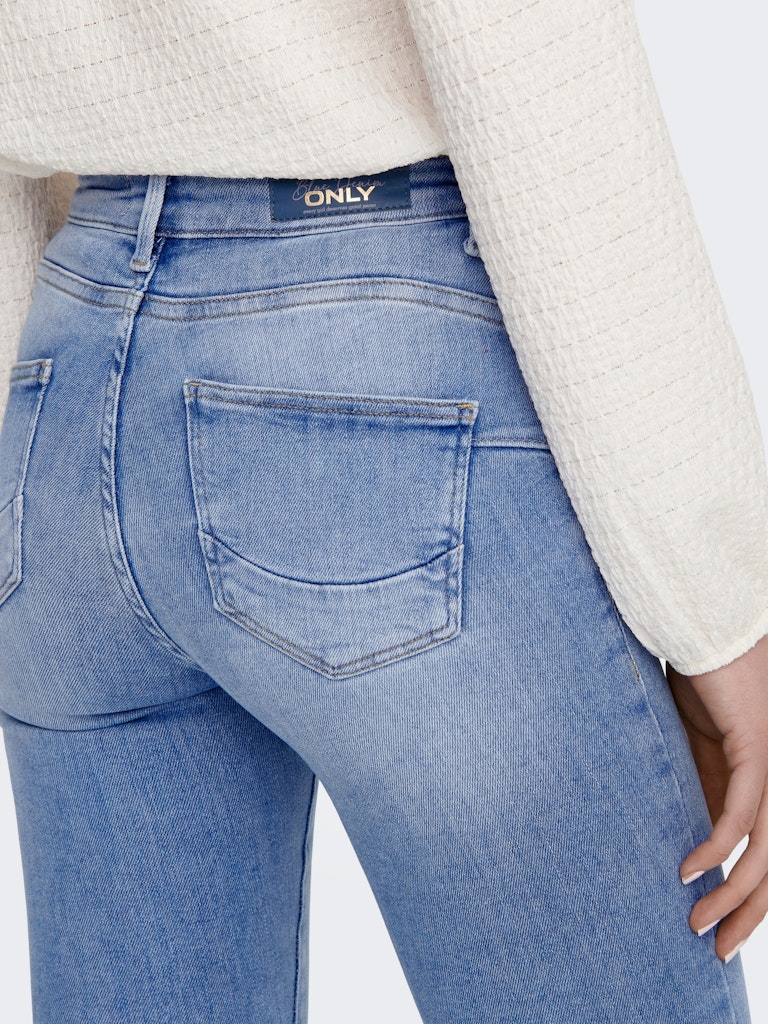 ONLY_SpringSummer2023_3816183_15250273_7.jpg