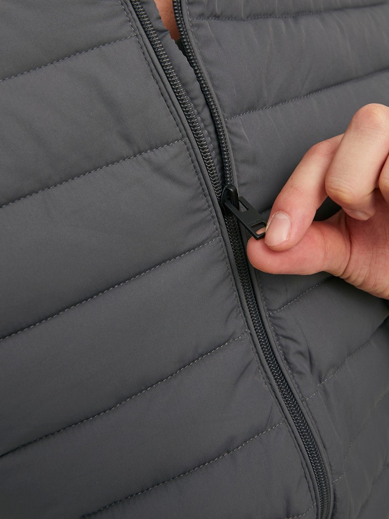 JJERECYCLE PUFFER COLLAR NOOS