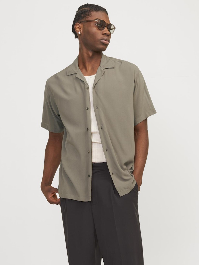 JACK&JONES_SpringSummer2024_4371136_12248386_2.jpg