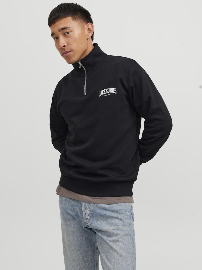 JACK&JONES_SpringSummer2023_4380713_12247389_2.jpg