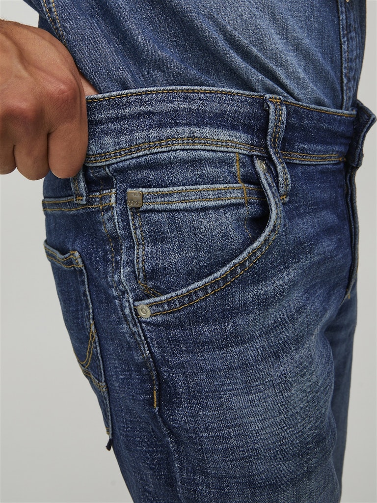 JACK&JONES_SpringSummer2022_3789650_12201944_3.jpg