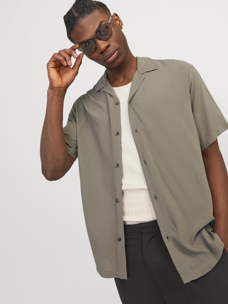 JACK&JONES_SpringSummer2024_4371136_12248386_3.jpg