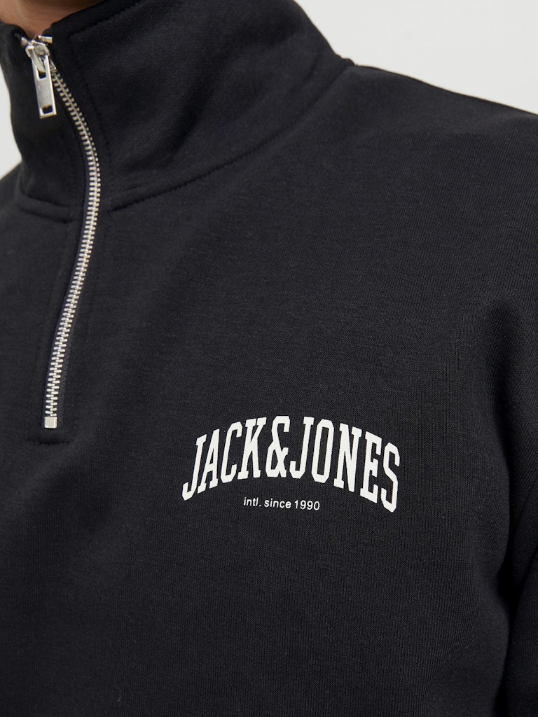 JACK&JONES_SpringSummer2023_4380713_12247389_5.jpg