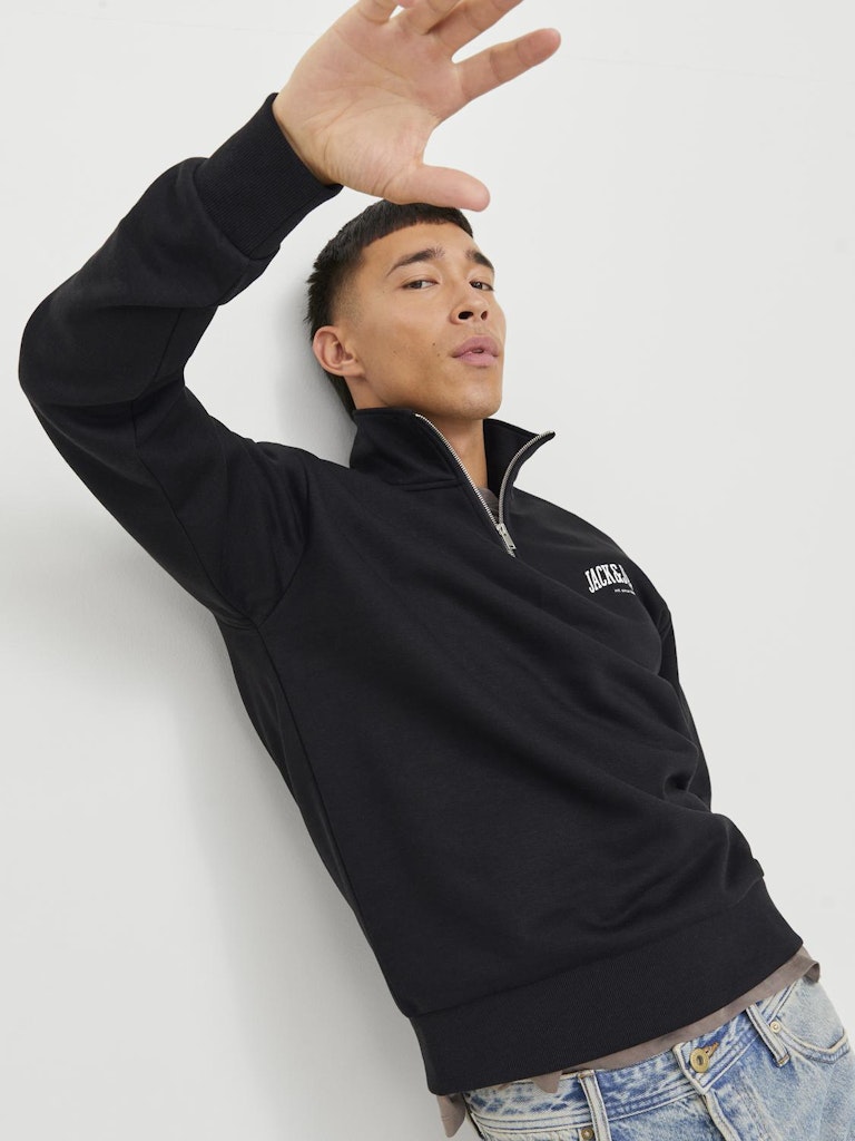 JACK&JONES_SpringSummer2023_4380713_12247389_7.jpg