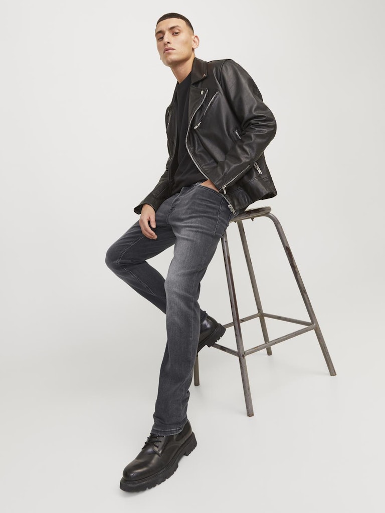 JACK&JONES_SpringSummer2019_3126017_12159030_8.jpg